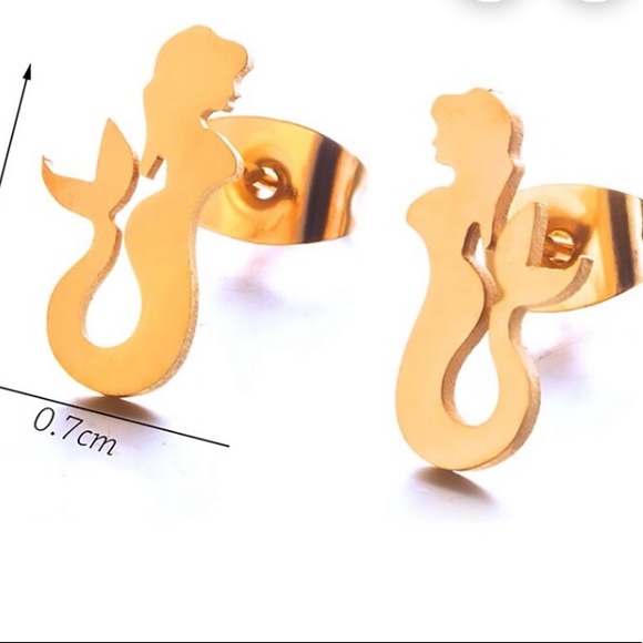 🎁💦🧜🏽‍♀️Gold Mermaid Earrings - Picture 4 of 4